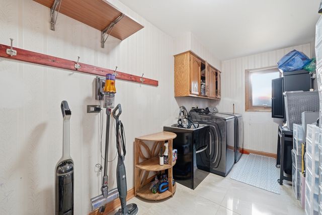 10650 Wildwood Drive, Palos Park, IL 60464