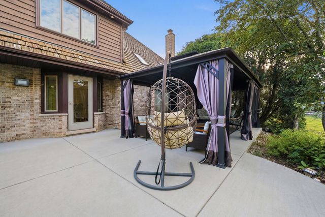 10650 Wildwood Drive, Palos Park, IL 60464