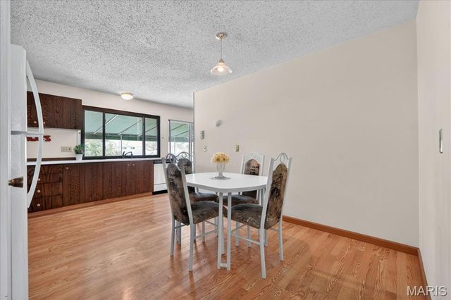 15233 Country Ridge Drive, Chesterfield, MO 63017