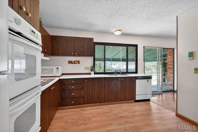 15233 Country Ridge Drive, Chesterfield, MO 63017