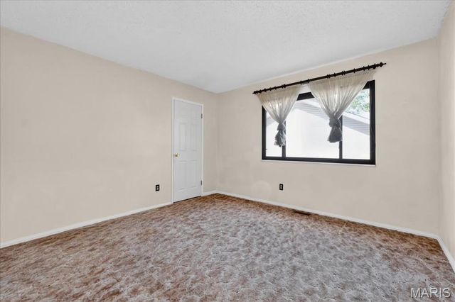 15233 Country Ridge Drive, Chesterfield, MO 63017