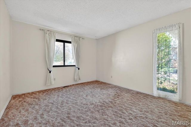 15233 Country Ridge Drive, Chesterfield, MO 63017