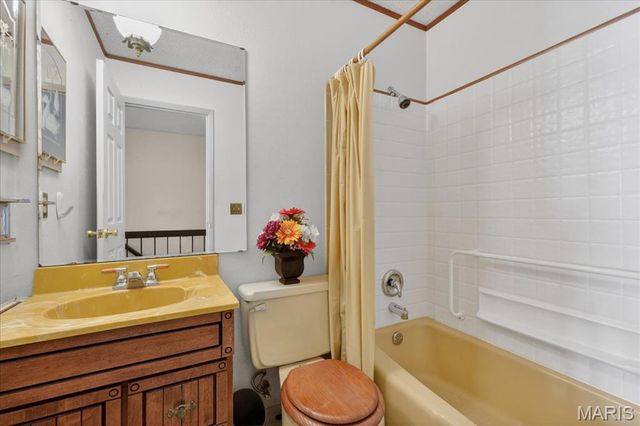 15233 Country Ridge Drive, Chesterfield, MO 63017