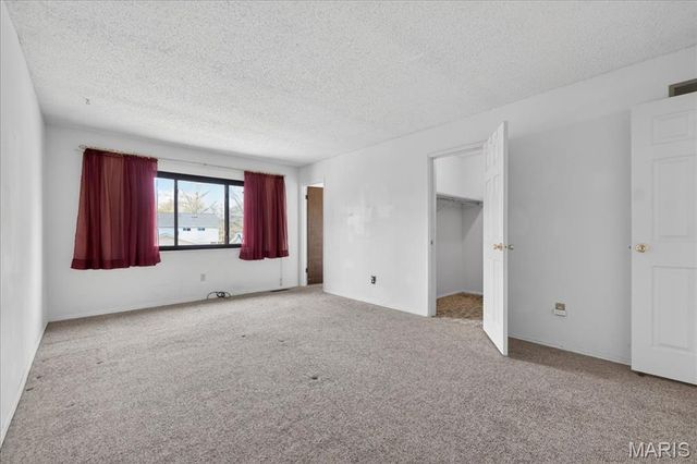 15233 Country Ridge Drive, Chesterfield, MO 63017