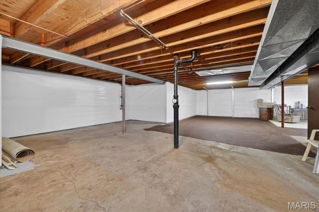 15233 Country Ridge Drive, Chesterfield, MO 63017