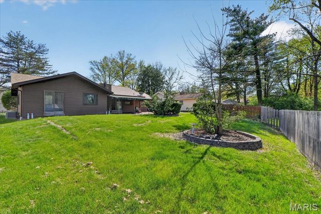 15233 Country Ridge Drive, Chesterfield, MO 63017