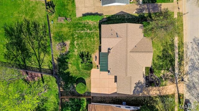 15233 Country Ridge Drive, Chesterfield, MO 63017