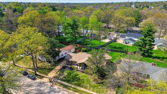 15233 Country Ridge Drive, Chesterfield, MO 63017