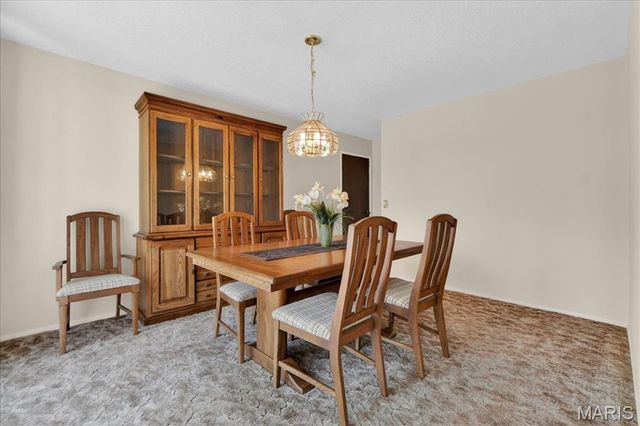 15233 Country Ridge Drive, Chesterfield, MO 63017