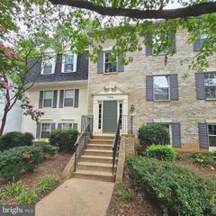 7754 NEW PROVIDENCE DR #19, Falls Church, VA 22042