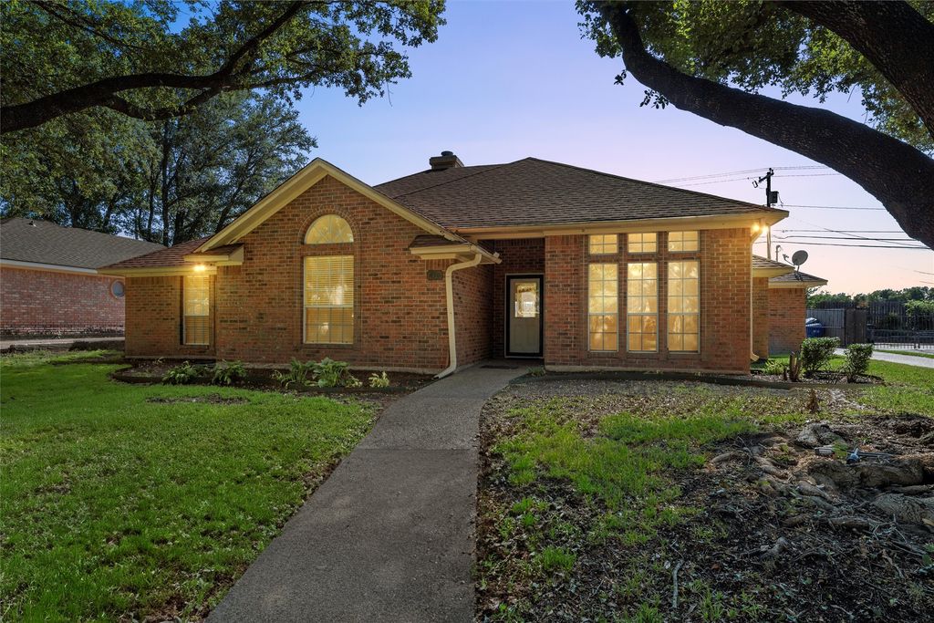 416 Meadow Mountain Drive, Waco, TX 76712
