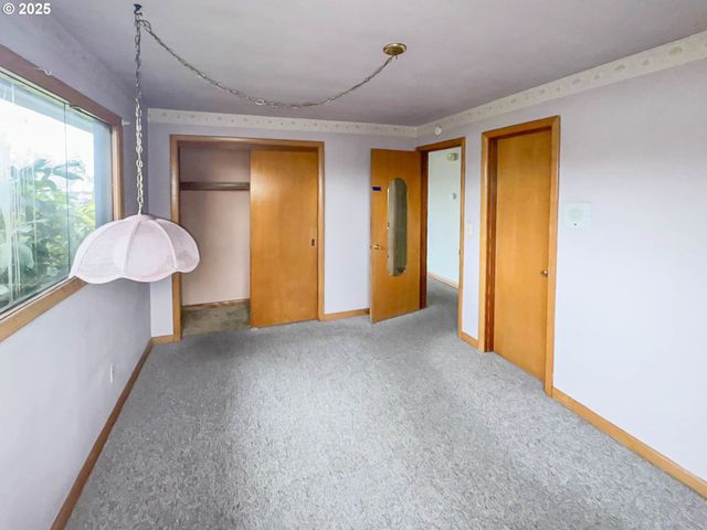 2892 CHESTER Ave, Salem, OR 97301