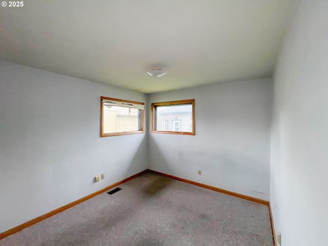 2892 CHESTER Ave, Salem, OR 97301