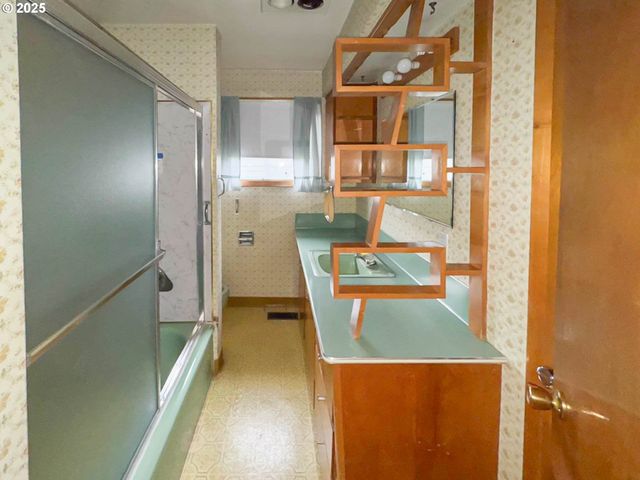 2892 CHESTER Ave, Salem, OR 97301