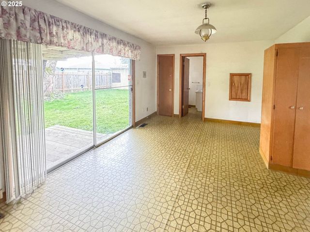 2892 CHESTER Ave, Salem, OR 97301