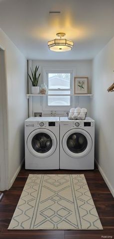 2194 E Bristol Road, Burton, MI 48529