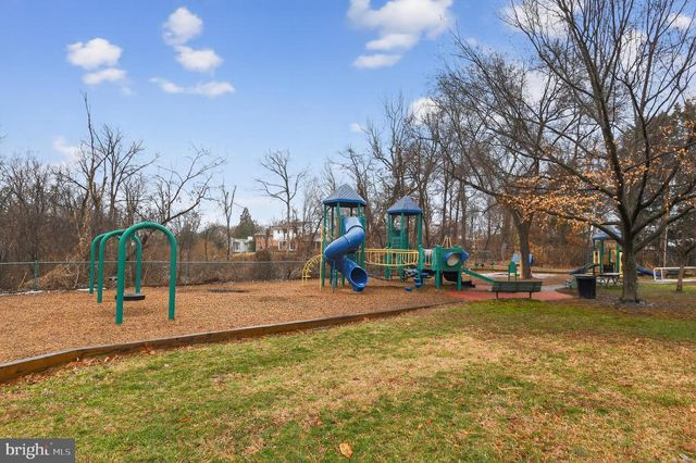 707 26TH PL S, Arlington, VA 22202