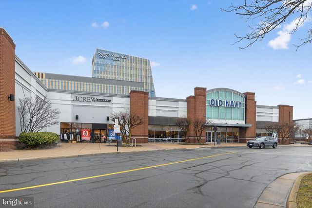 707 26TH PL S, Arlington, VA 22202