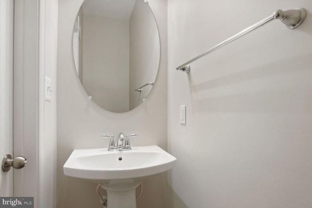 24650 CARIBOU SQ, Aldie, VA 20105