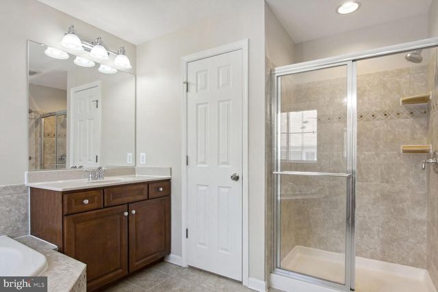 24650 CARIBOU SQ, Aldie, VA 20105