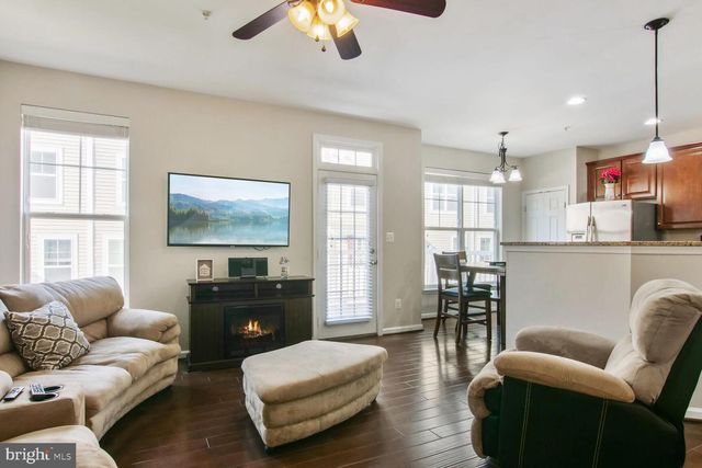 24650 CARIBOU SQ, Aldie, VA 20105