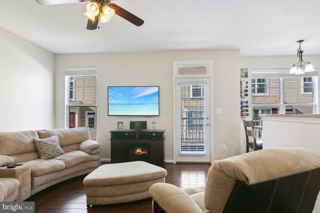 24650 CARIBOU SQ, Aldie, VA 20105