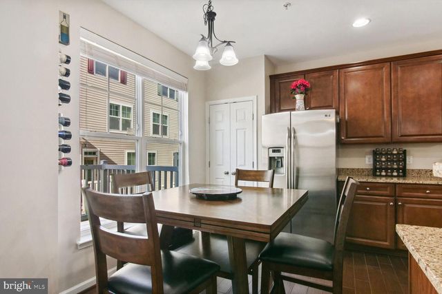24650 CARIBOU SQ, Aldie, VA 20105