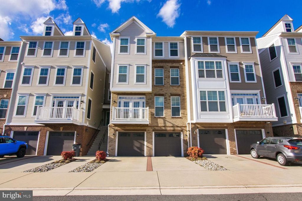24650 CARIBOU SQ, Aldie, VA 20105