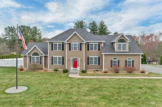 26 Lamplighter Lane, Salem, NH 03079