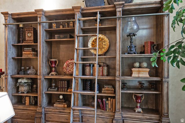 8778 S FALCON HEIGHTS LN, Sandy, UT 84093