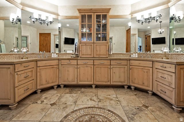 8778 S FALCON HEIGHTS LN, Sandy, UT 84093