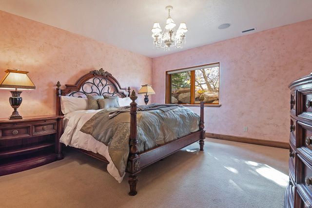 8778 S FALCON HEIGHTS LN, Sandy, UT 84093