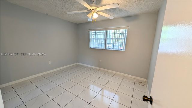 19051 NE 2nd Ave 1507, Miami, FL 33179