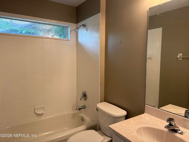 1884 LAKE FOREST Lane, Fleming Island, FL 32003