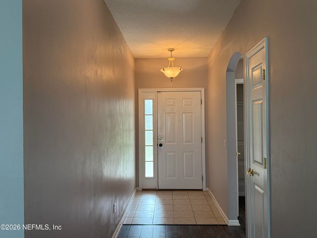 1884 LAKE FOREST Lane, Fleming Island, FL 32003