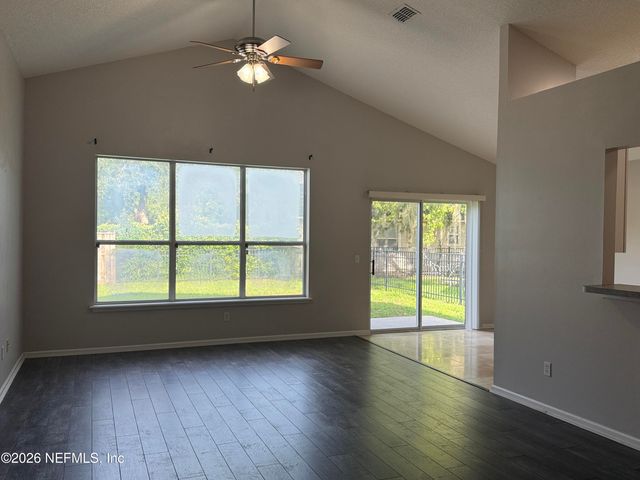 1884 LAKE FOREST Lane, Fleming Island, FL 32003