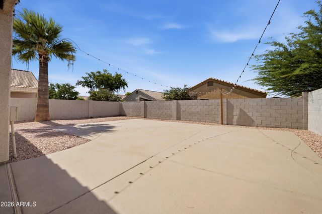 868 E LAREDO Street, Chandler, AZ 85225