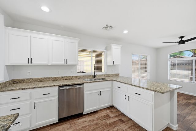 868 E LAREDO Street, Chandler, AZ 85225