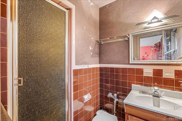 8543 211th Street, Hollis Hills, NY 11427