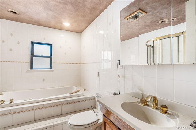 8543 211th Street, Hollis Hills, NY 11427