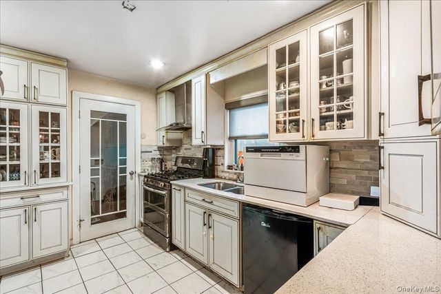 8543 211th Street, Hollis Hills, NY 11427