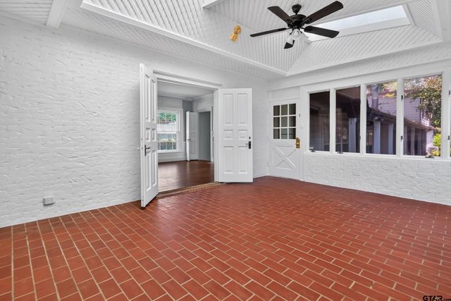 318 W 5th st., Tyler, TX 75701