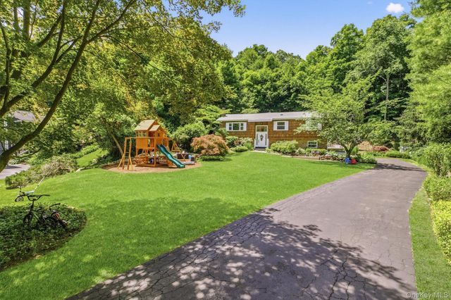 45 Lakeview Avenue W, Cortlandt Manor, NY 10567