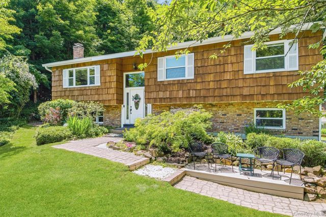 45 Lakeview Avenue W, Cortlandt Manor, NY 10567