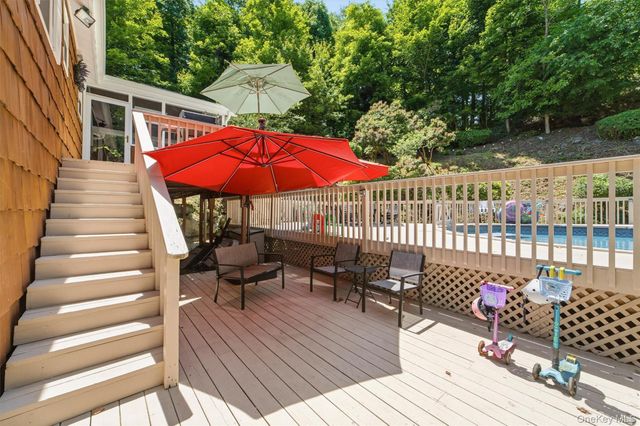 45 Lakeview Avenue W, Cortlandt Manor, NY 10567