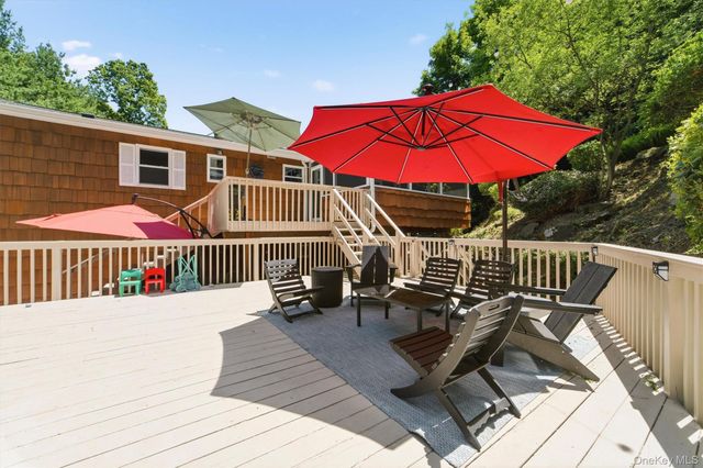 45 Lakeview Avenue W, Cortlandt Manor, NY 10567