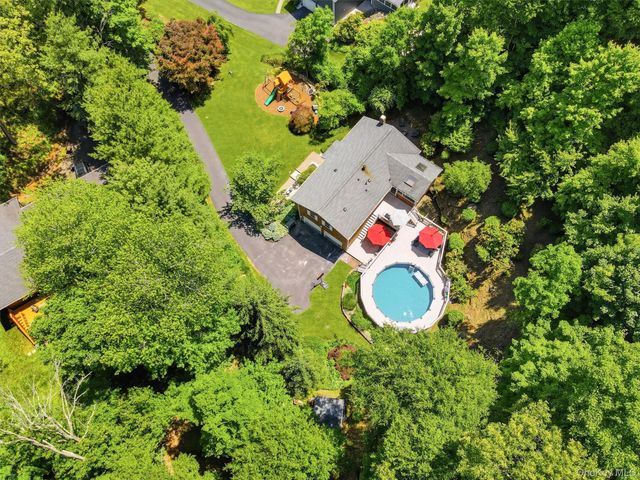 45 Lakeview Avenue W, Cortlandt Manor, NY 10567
