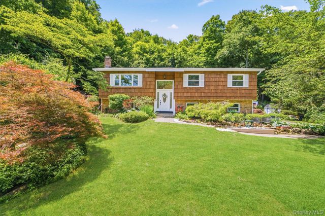 45 Lakeview Avenue W, Cortlandt Manor, NY 10567