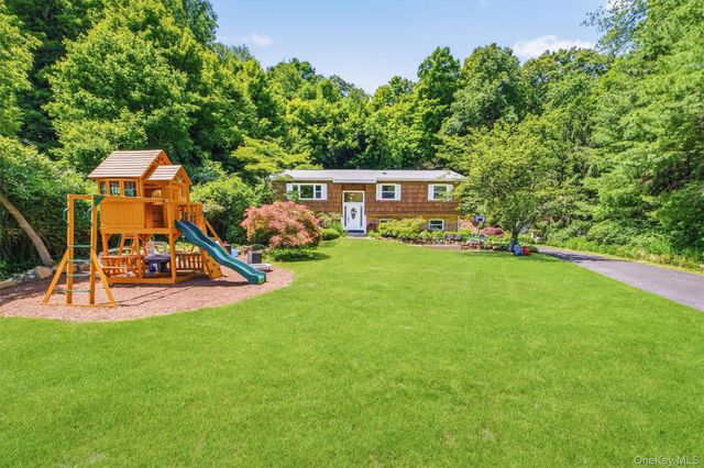 45 Lakeview Avenue W, Cortlandt Manor, NY 10567