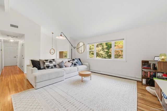 45 Lakeview Avenue W, Cortlandt Manor, NY 10567